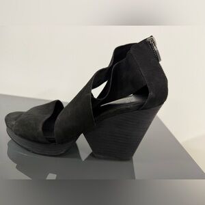 Eileen Fisher Criss Cross Back Zip Wedge Sandals Black Size 8.5